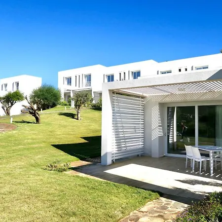 Resort Con Piscina A Soli 250 Mt Dalla Spiaggia La Pelosa Stintino Exterior photo